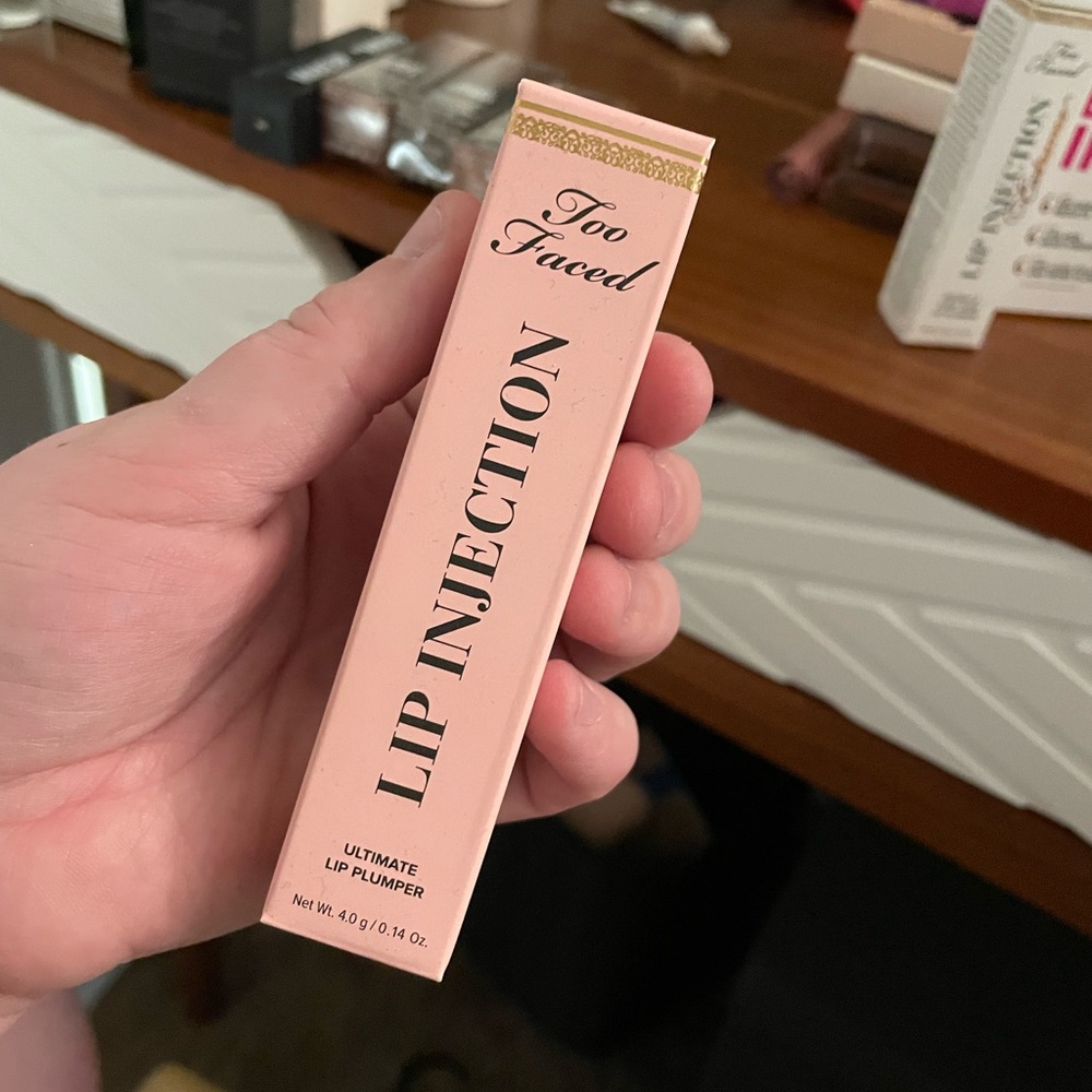 Too Faced Lip Injection BNIB - Picture 2 of 2